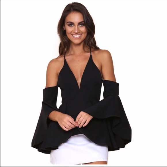 MEboutique Tops - COLD SHOULDER SIDE SLEEVE DEEP V TOP - NWT